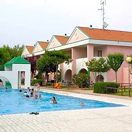 Hotel Stunning With Swimming Pool By Beahost