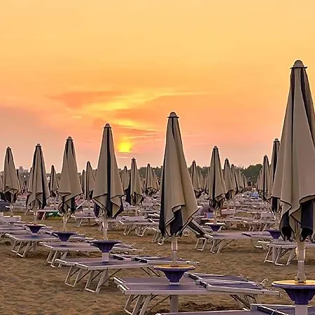 Stunning With Swimming Pool By Beahost Hotel Bibione