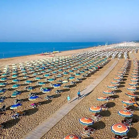 Stunning With Swimming Pool By Beahost Hotel Bibione